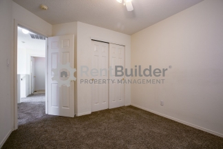 ******Just Reduced!  SPRING SPECIAL! $300 OFF RENT!*******