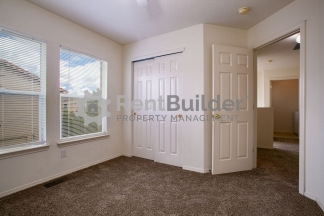 ******Just Reduced!  SPRING SPECIAL! $300 OFF RENT!*******