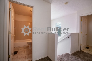 ******Just Reduced!  SPRING SPECIAL! $300 OFF RENT!*******