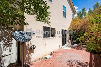 ******Just Reduced!  SPRING SPECIAL! $300 OFF RENT!*******