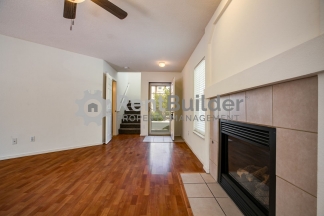 ******Just Reduced!  SPRING SPECIAL! $300 OFF RENT!*******