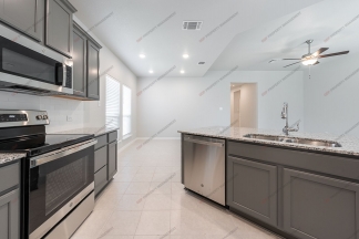 Spacious 3 Bed, 2 Bath in Prime Location — 1605 Sqft