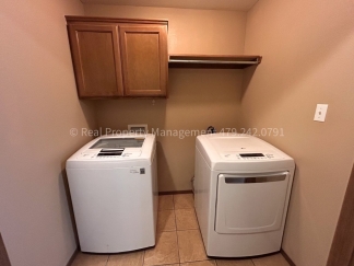 All new inside!! 3 bed 2 bath 2 car garage - large duplex