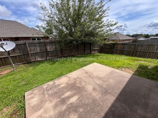 All new inside!! 3 bed 2 bath 2 car garage - large duplex