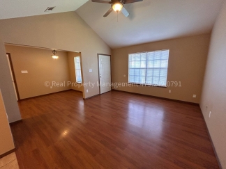 READY FOR YOU! 3 bed 2 bath duplex in GREAT location!