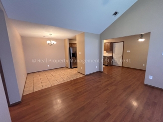 READY FOR YOU! 3 bed 2 bath duplex in GREAT location!