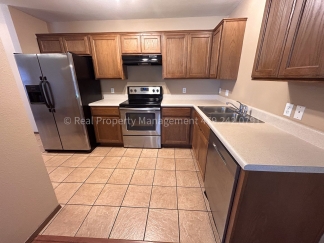 READY FOR YOU! 3 bed 2 bath duplex in GREAT location!