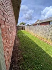 READY FOR YOU! 3 bed 2 bath duplex in GREAT location!