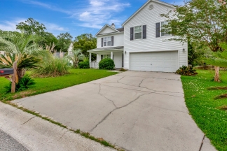 SPACIOUS HOME IN CUL-DE-SAC