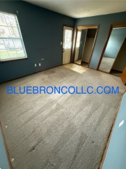 Spacious 1-Bedroom Apartment in Blue Springs – First Floor Unit with Off-Street Parking