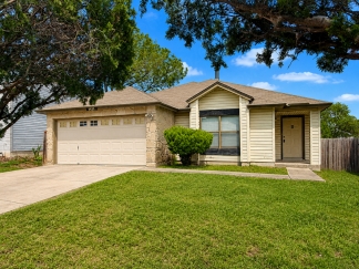 Charming 3 Bedroom Home with Fireplace in Meadow Brook Converse