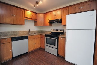 Nicely Updated 1 Bedroom Apartment in great SE location!