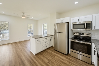Luxury Living in the Heart of Atlanta – 3-Story Townhome Work, Play & Ride