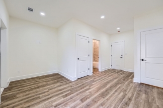 Luxury Living in the Heart of Atlanta – 3-Story Townhome Work, Play & Ride