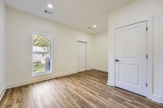 Luxury Living in the Heart of Atlanta – 3-Story Townhome Work, Play & Ride