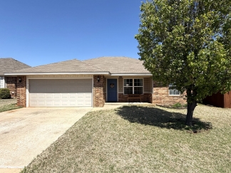 ***SUMMER SPECIAL $500 off the first month's rent!! *** Charming 3-Bedroom Home in Cedar Point HOA Community – Perfect for Outdoor Living and Family Comfort!