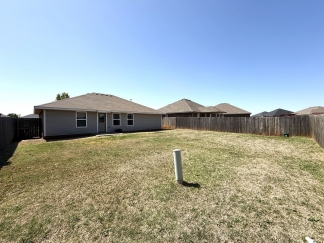 ***SUMMER SPECIAL $500 off the first month's rent!! *** Charming 3-Bedroom Home in Cedar Point HOA Community – Perfect for Outdoor Living and Family Comfort!