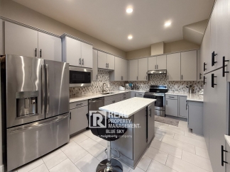 Fully Furnished 4BR/3BA Townhome in Gated Wesley Chapel Community