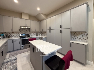 Fully Furnished 4BR/3BA Townhome in Gated Wesley Chapel Community