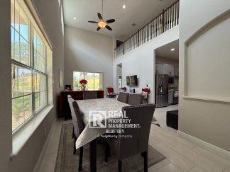 Fully Furnished 4BR/3BA Townhome in Gated Wesley Chapel Community