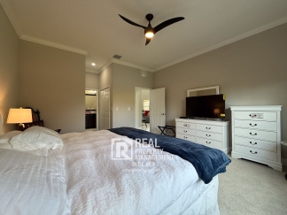 Fully Furnished 4BR/3BA Townhome in Gated Wesley Chapel Community