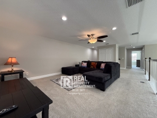 Fully Furnished 4BR/3BA Townhome in Gated Wesley Chapel Community