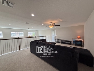 Fully Furnished 4BR/3BA Townhome in Gated Wesley Chapel Community