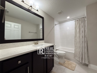 Fully Furnished 4BR/3BA Townhome in Gated Wesley Chapel Community