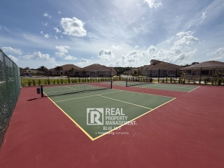 Fully Furnished 4BR/3BA Townhome in Gated Wesley Chapel Community