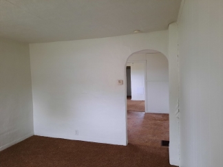 1 BR 1 BA APT with Water/Sewer Included (SECTION 8 APPROVED)
