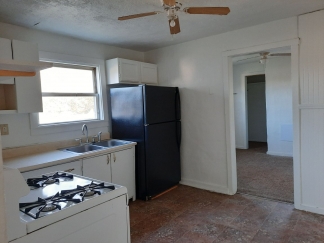 1 BR 1 BA APT with Water/Sewer Included (SECTION 8 APPROVED)