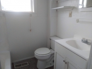 1 BR 1 BA APT with Water/Sewer Included (SECTION 8 APPROVED)