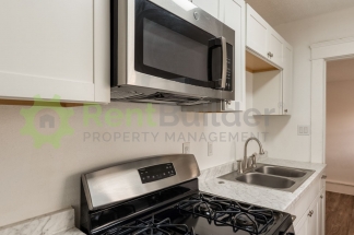 PERFECT HOME FOR STUDENTS OR PROFESSORS IN THE UNM AREA!!