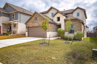 Spacious 4-Bedroom Retreat in San Antonio with 3.5 Baths and 2714 Sq Ft of Comfort!