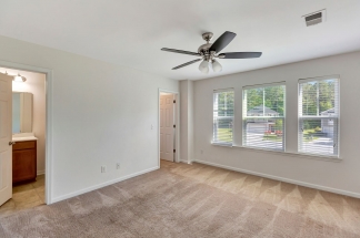 Welcoming 4-Bed Home with Space to Play & Relax