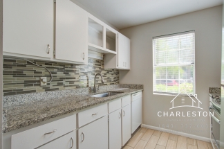 15 Townpark Ln Apt C - Available Now!