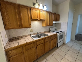 Nice main floor 2 Bedroom $650month/dep
