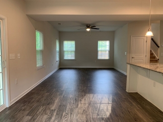 Spacious South Raleigh Residence In Private, Amazing Amenities, Available NOW!