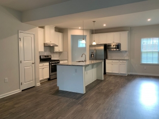 Spacious South Raleigh Residence In Private, Amazing Amenities, Available NOW!