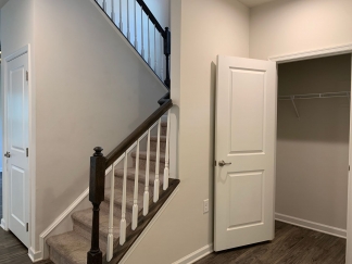 Spacious South Raleigh Residence In Private, Amazing Amenities, Available NOW!