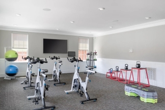 Spacious South Raleigh Residence In Private, Amazing Amenities, Available NOW!