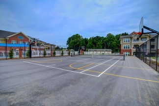 Spacious South Raleigh Residence In Private, Amazing Amenities, Available NOW!