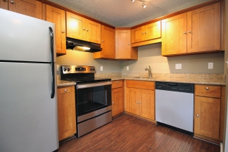 Nicely Updated 1 Bedroom Apartment in great SE location!