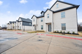 Brand New Luxury Townhouse in Central West Arlington
