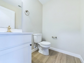 Stunning Newly Built 2 BR 2.5 BA Townhome in Beautiful Yorktown