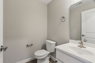 Stunning Newly Built 2 BR 2.5 BA Townhome in Beautiful Yorktown
