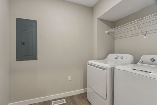 Stunning Newly Built 2 BR 2.5 BA Townhome in Beautiful Yorktown