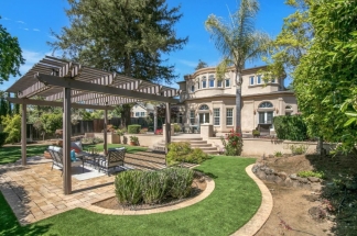 Gorgeous Monte Sereno Estate on Spacious Private Lot