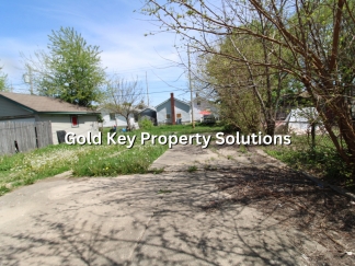 Spacious 2 BR 1 BA House with Central Air and Enclosed Porch (SECTION 8 APPROVED)