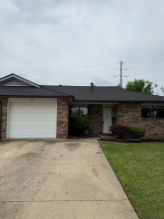 Charming 2-Bedroom Duplex with Fireplace & Fenced Backyard Near Rogers Aquatic Center
